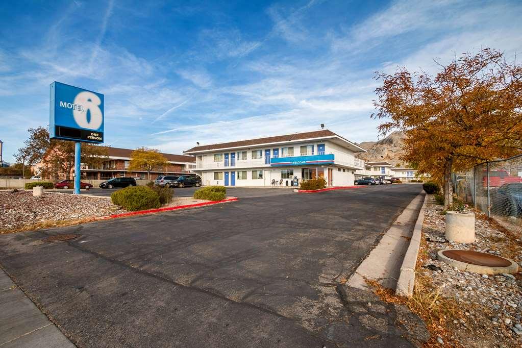 Motel 6 Уендоувър Екстериор снимка