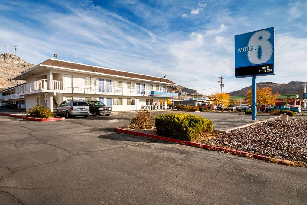 Motel 6 Уендоувър Екстериор снимка