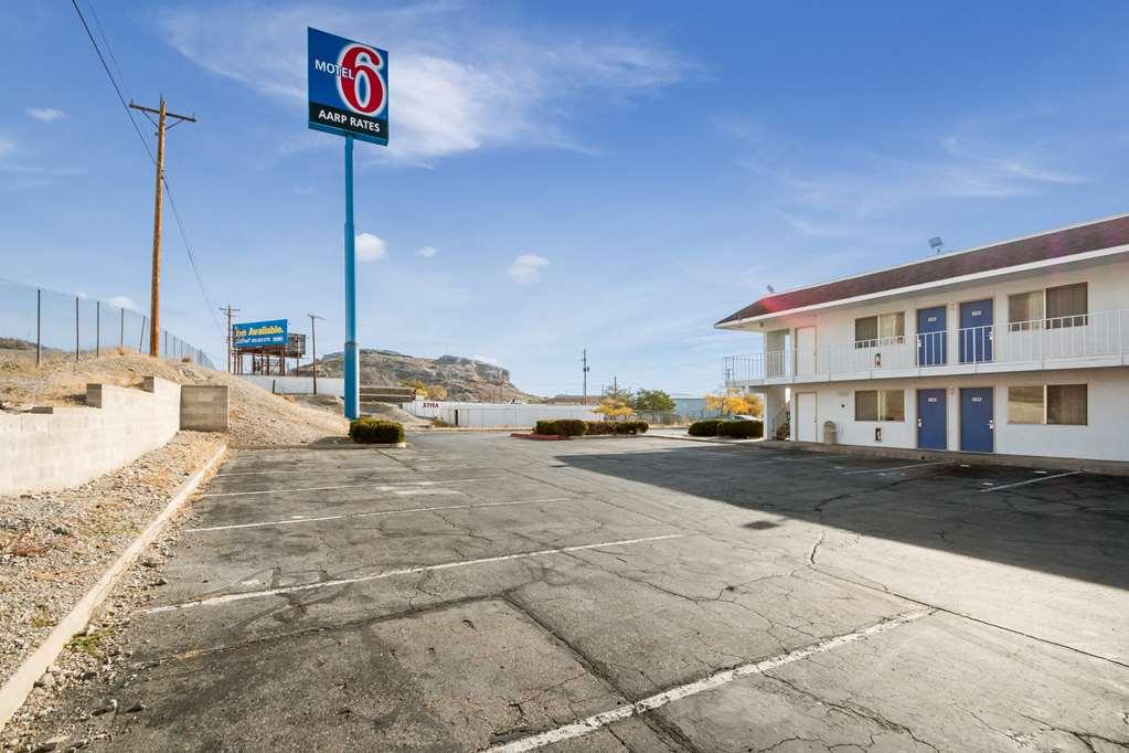 Motel 6 Уендоувър Екстериор снимка