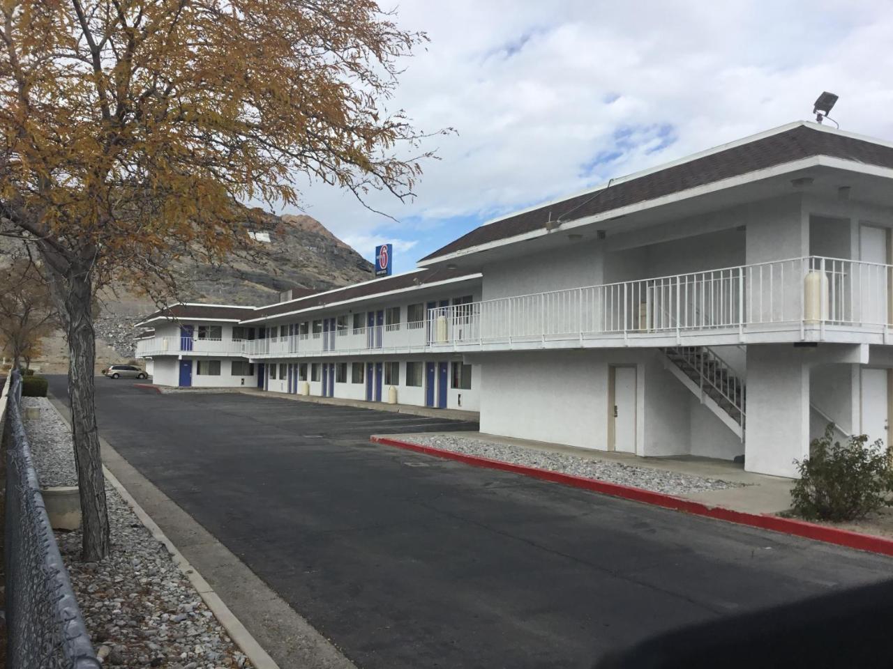 Motel 6 Уендоувър Екстериор снимка